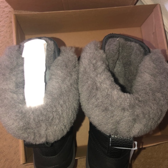 ✨UGG Adirondack Boots✨ - Picture 7 of 7